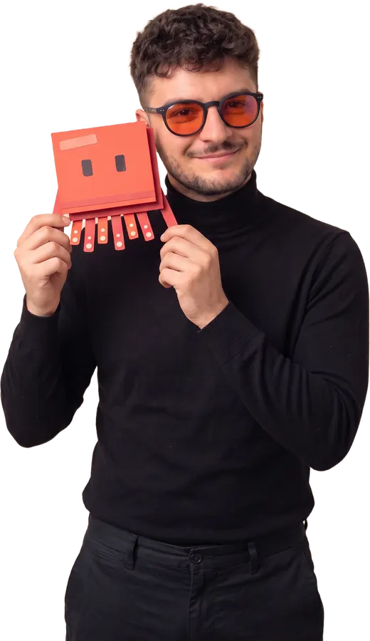 Mattia Calastri con il Polpo di carta